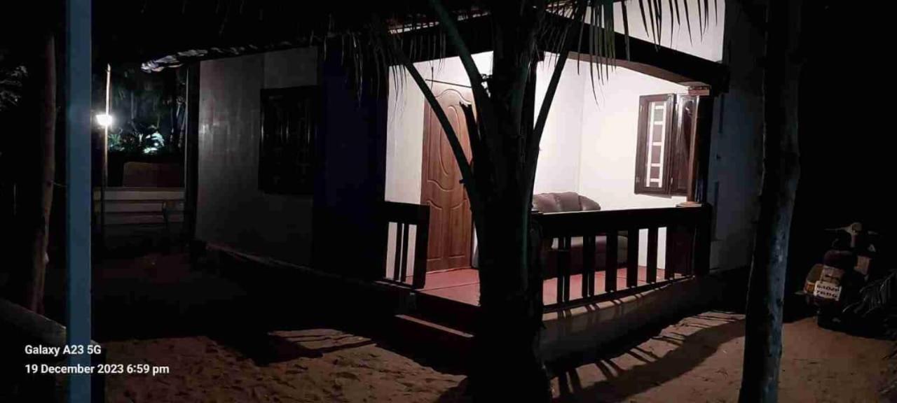 Casa Beach Hut Resort Палолем Екстериор снимка