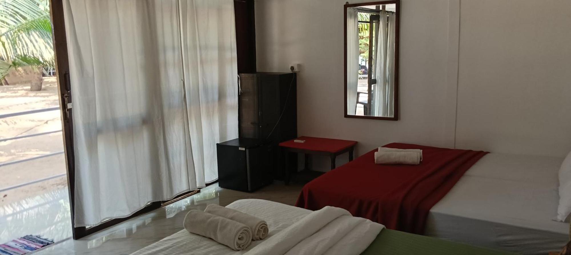 Casa Beach Hut Resort Палолем Екстериор снимка