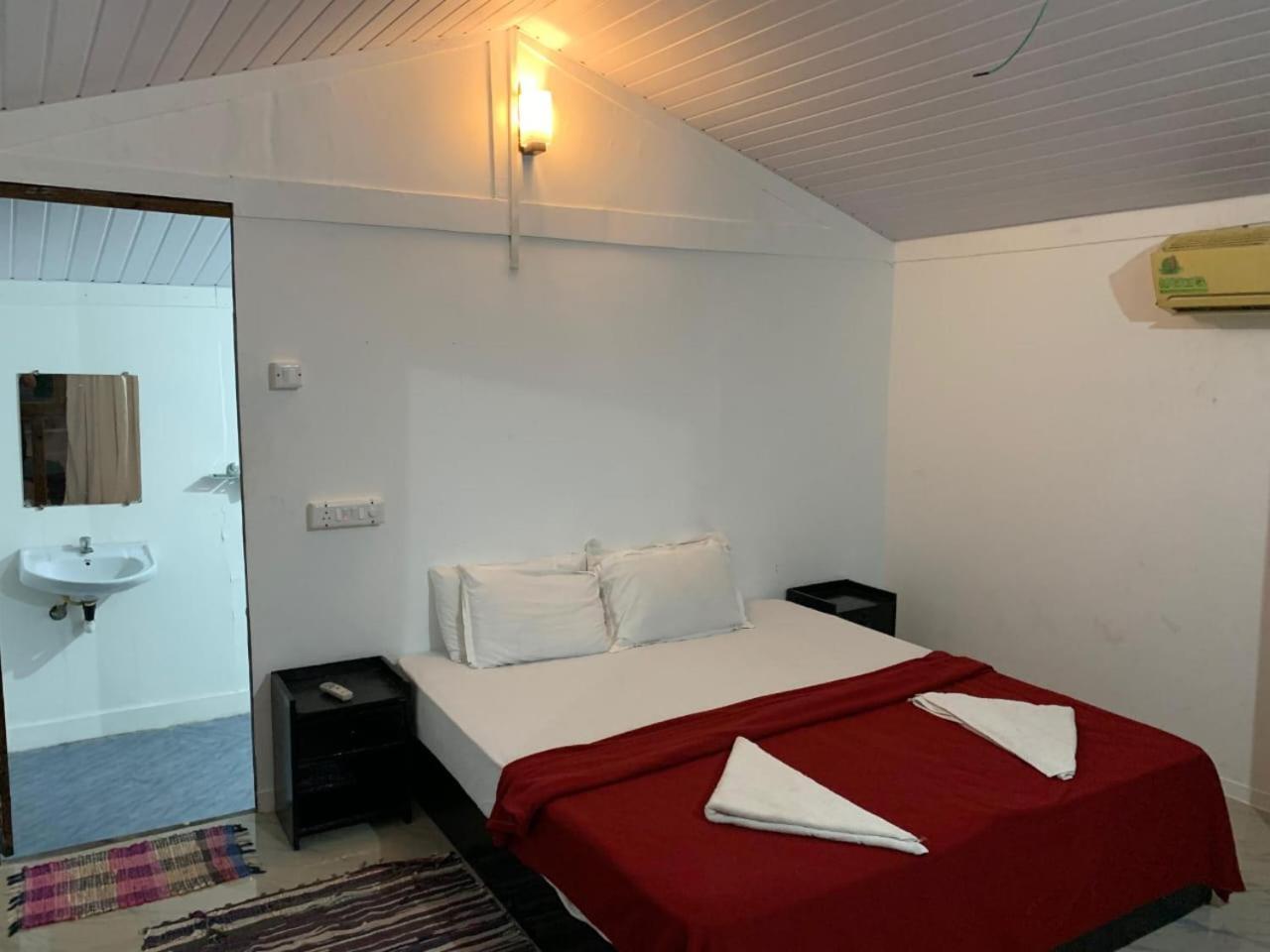 Casa Beach Hut Resort Палолем Екстериор снимка